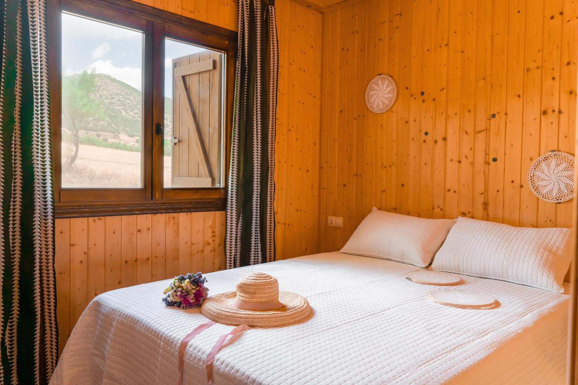 Aldea Los Odres - Cabanas De Madera De 1ª Con Piscina Privada Y Bbq En La Puerta モラタリャ 部屋 写真